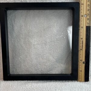 Floating frame 7 x 7”